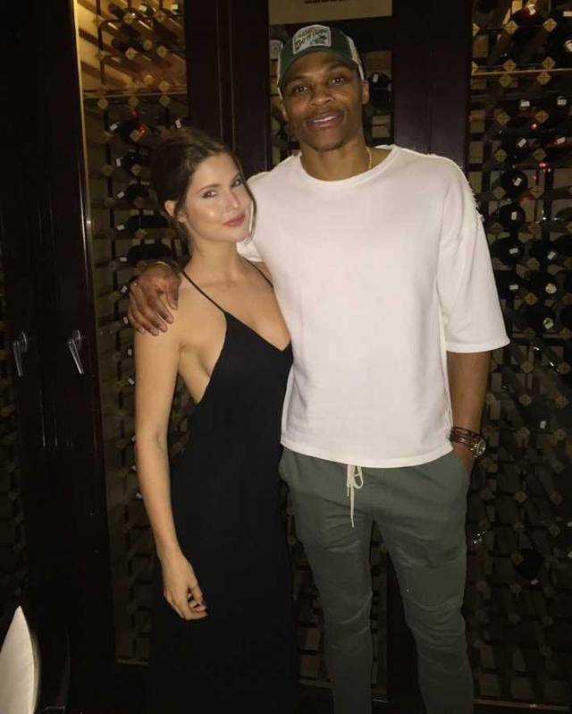 哈维·阿隆索的皇马困境：教练权威与球星共存的艺术（哈维·阿隆索在皇马的两难：平衡主帅威信与球星共处）