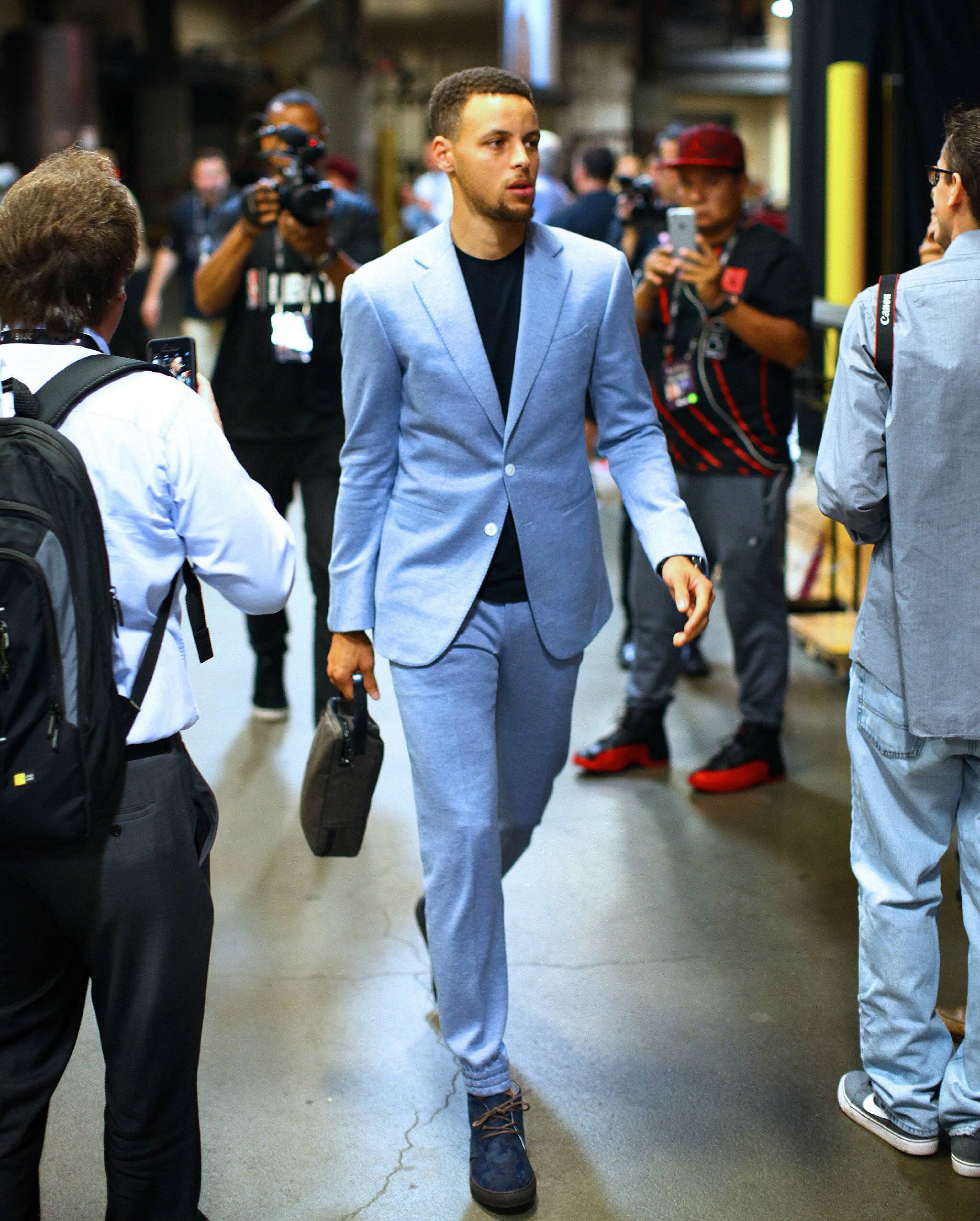 比萨vs帕尔马：恩佐拉、埃贝彻尔首发，马特奥-佩莱格里诺、阿德里安-贝尔纳韦出战（比萨对阵帕尔马：恩佐拉、埃贝彻尔先发，马特奥-佩莱格里诺、阿德里安-贝尔纳韦登场）