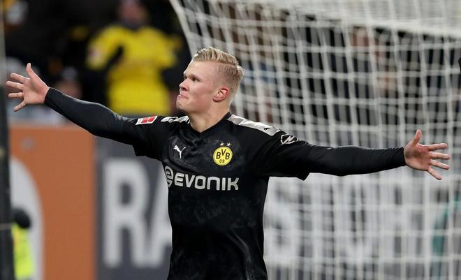 足球历史十大传奇球星（足坛史上十大传奇巨星）