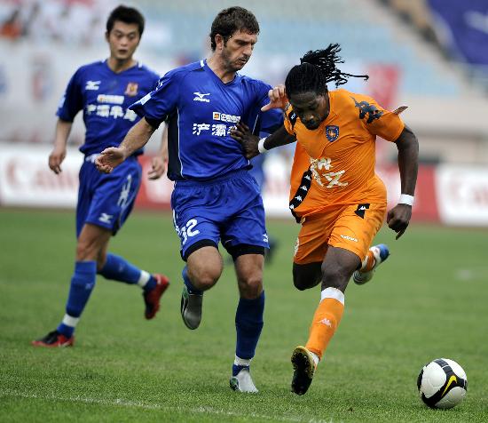 意媒：米兰和切尔西关注雷恩18岁高中锋梅特（意媒：米兰、切尔西盯上雷恩18岁高大型中锋梅特）