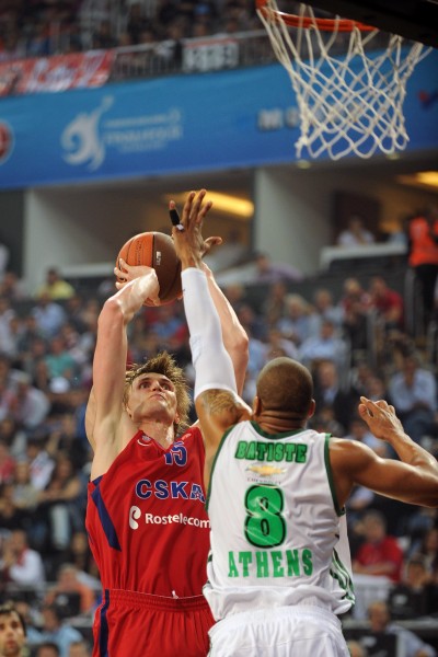 泽林斯基：如果这都能判点球，那所有的接触都是点球（泽林斯基：要是这种也判点，每次接触不都成点球了）