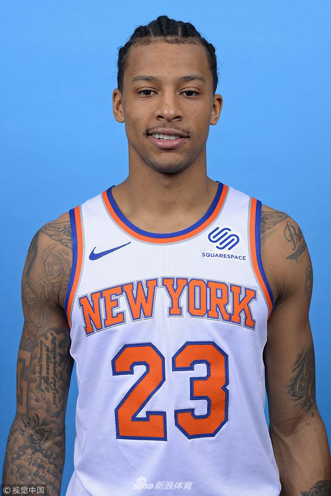 男子冰壶奥运落选赛：中国5-2菲律宾，豪取三连胜！稳居榜首（男子冰壶奥运资格赛：中国5比2胜菲律宾，豪取三连胜领跑积分榜）