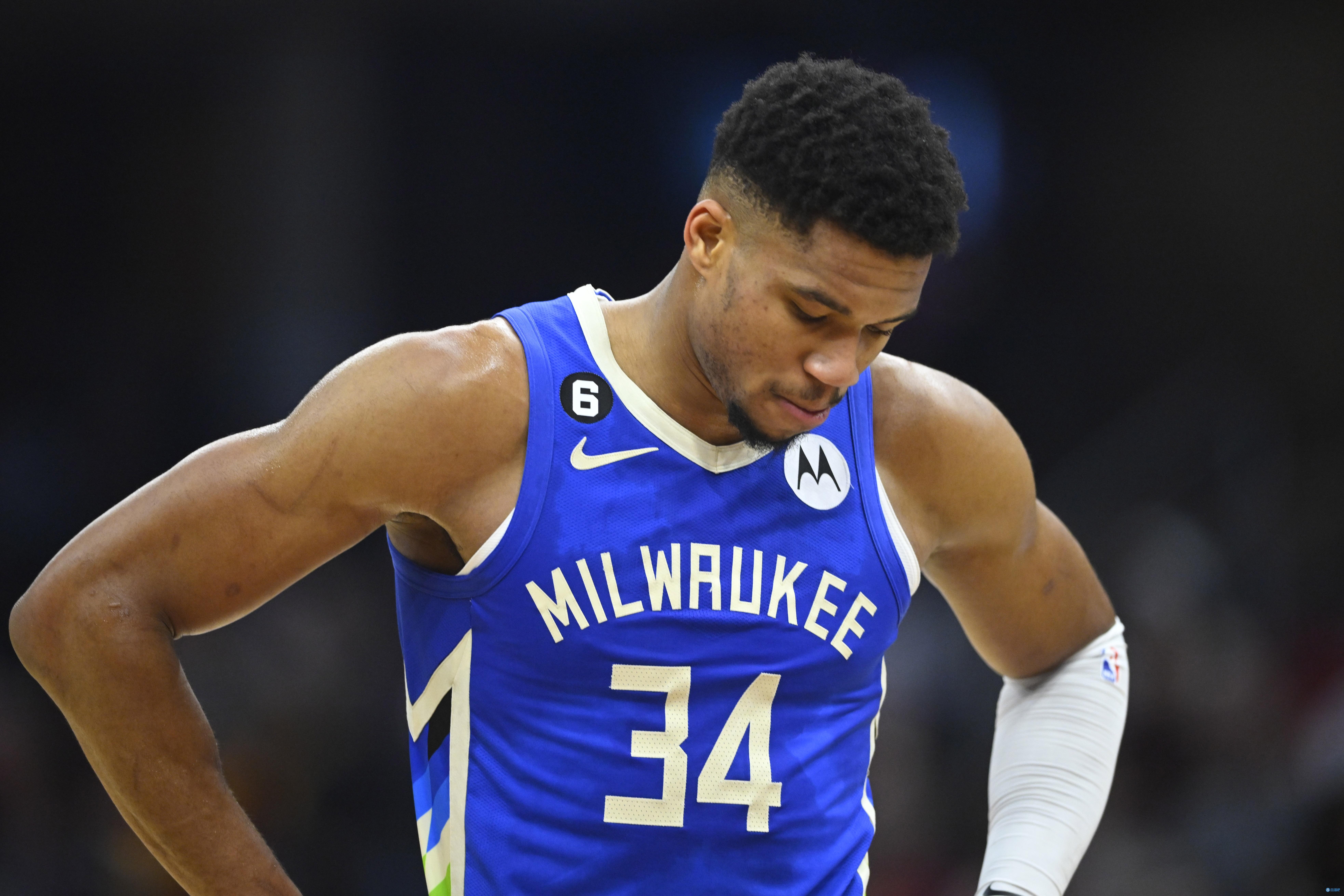 惊魂重演？巴萨死守诺坎普！严防德国球迷再度攻陷主场（噩梦会否重现？巴萨严阵以待死守诺坎普，防德国球迷再袭主场）