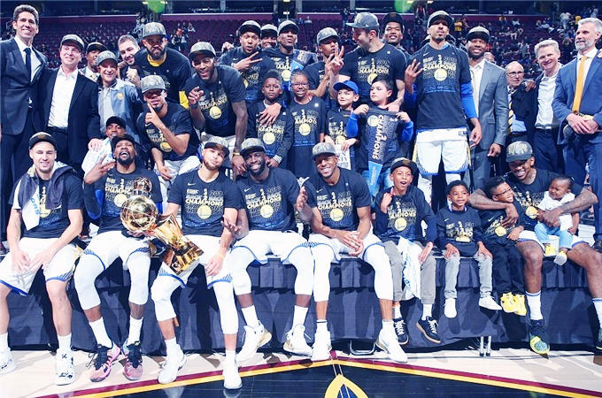 环足奖年度最佳前锋候选：哈兰德、姆巴佩、亚马尔在列（环足奖年度最佳前锋候选出炉：哈兰德、姆巴佩、亚马尔入围）