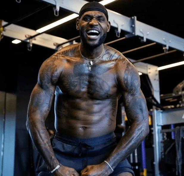 罗马诺：奥斯卡·鲍伯可能在1月离开曼城，多特已经送上报价（罗马诺：多特已报价奥斯卡·鲍伯，球员或在一月离开曼城）