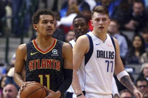 网球到底是黄色还是绿色的？ 你们觉得呢？（网球究竟是黄色还是绿色？你怎么看？）